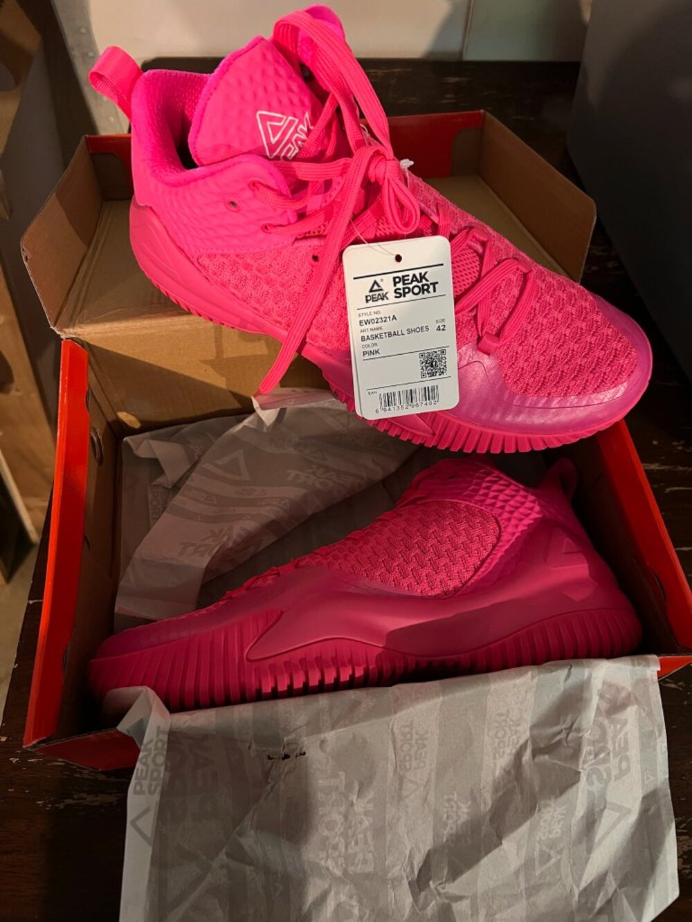 NWT Peak Sport Pink Basketball Shoes Size 42